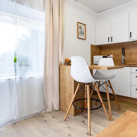 Aleja 69 Balcony Apartman *