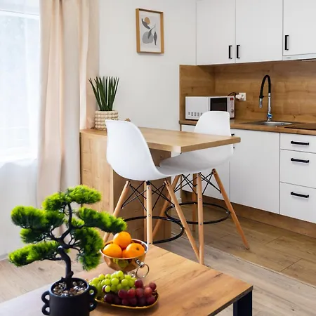 Aleja 69 Balcony Apartman *