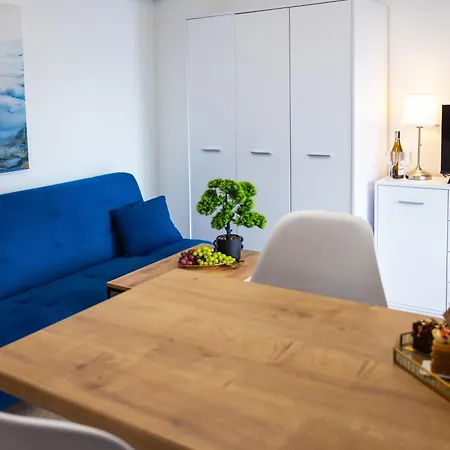 Aleja 69 Balcony Appartement